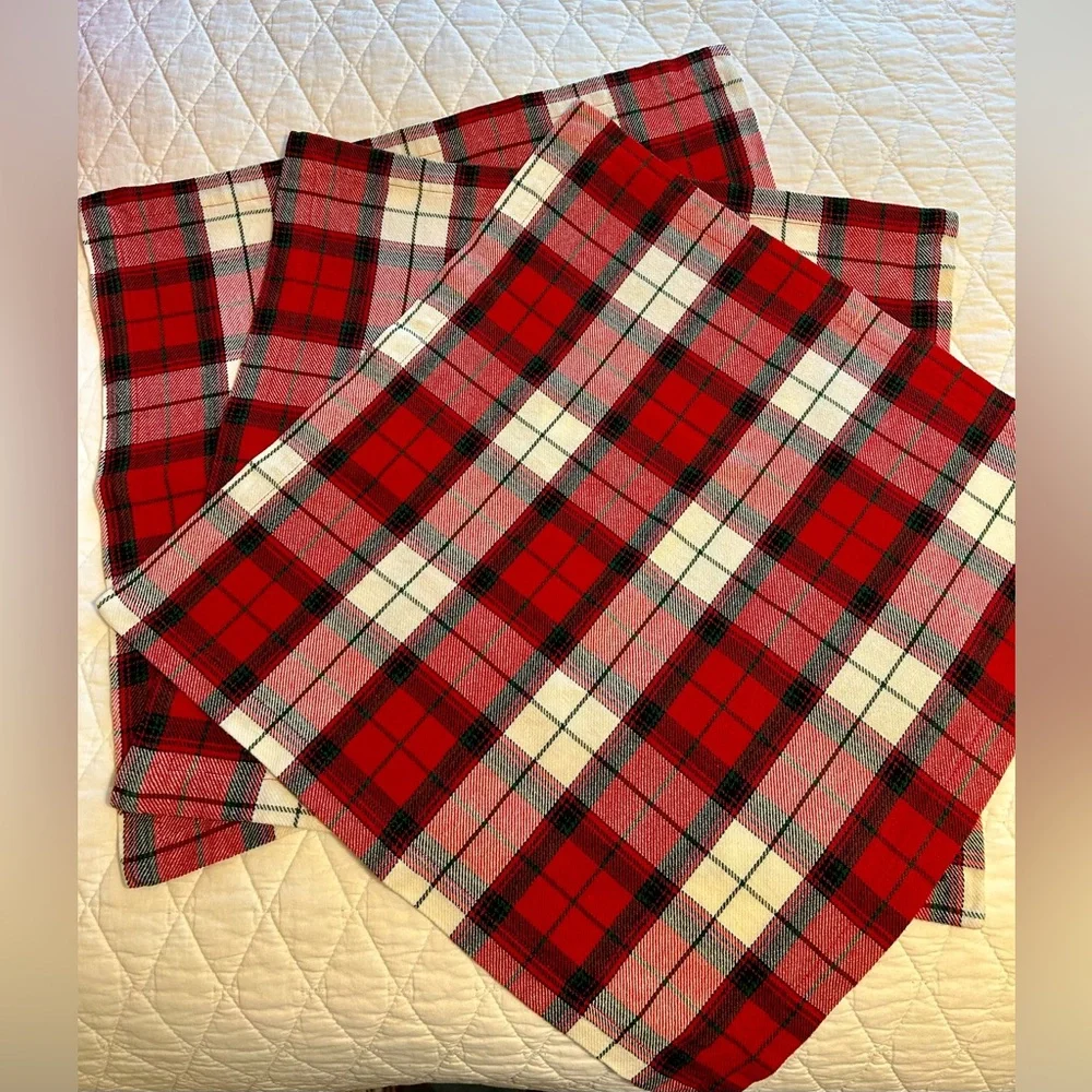 Sur La Table Holiday Plaid Napkins—Set of 3
